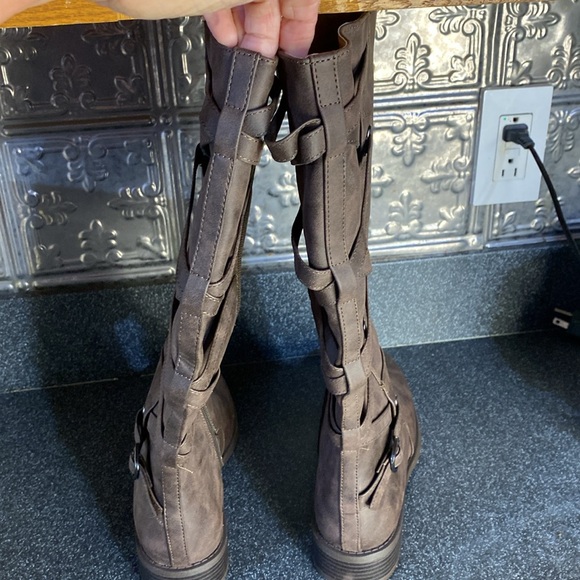 Journee Collection Carly Riding Boot with Almond-Toe Size 6.5 - Picture 9 of 9